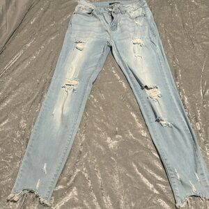 Fashionova stretch capri jeans.